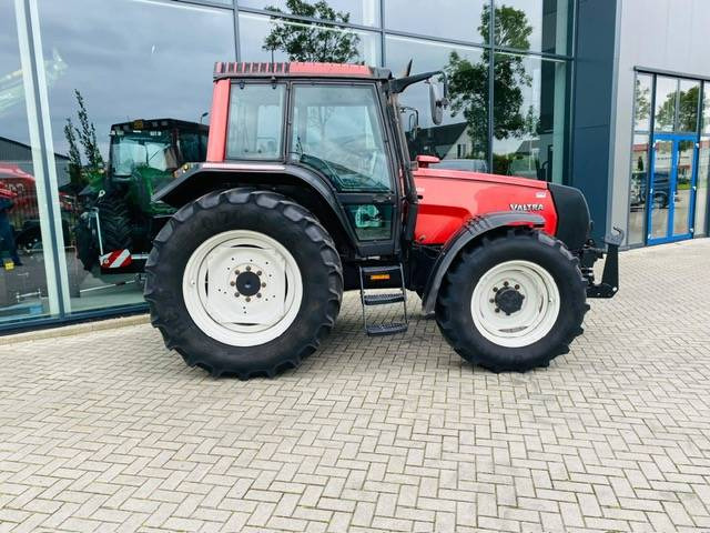 Valtra 6850 Hitech Fronthef+PTO, Airco - Трактор: фото 4 Valtra 6850 Hitech Fronthef+PTO, Airco - Трактор: фото 4