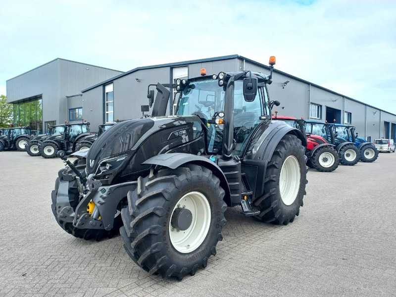 Valtra T174 Direct Smart Touch, 2021, 450 hours! - Трактор: фото 1 Valtra T174 Direct Smart Touch, 2021, 450 hours! - Трактор: фото 1