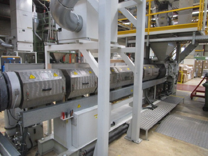 AMUT FLAT FILM EXTRUDER EA-160 FÜR PS/PP - Упаковочное оборудование: фото 4 AMUT FLAT FILM EXTRUDER EA-160 FÜR PS/PP - Упаковочное оборудование: фото 4