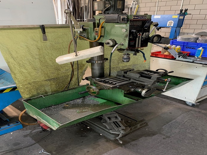 STÄNDERBOHRMASCHINE RF-40HC - Печатное оборудование: фото 2 STÄNDERBOHRMASCHINE RF-40HC - Печатное оборудование: фото 2