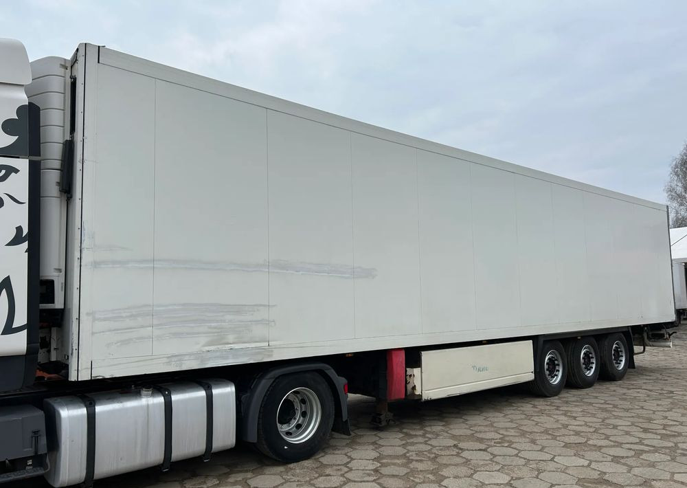 Krone CARRIER VECTOR 1550 / GRUBA ŚCIANA 7 CM / NOWE OPONY / 2017 ROK !! - Полуприцеп-рефрижератор: фото 4 Krone CARRIER VECTOR 1550 / GRUBA ŚCIANA 7 CM / NOWE OPONY / 2017 ROK !! - Полуприцеп-рефрижератор: фото 4