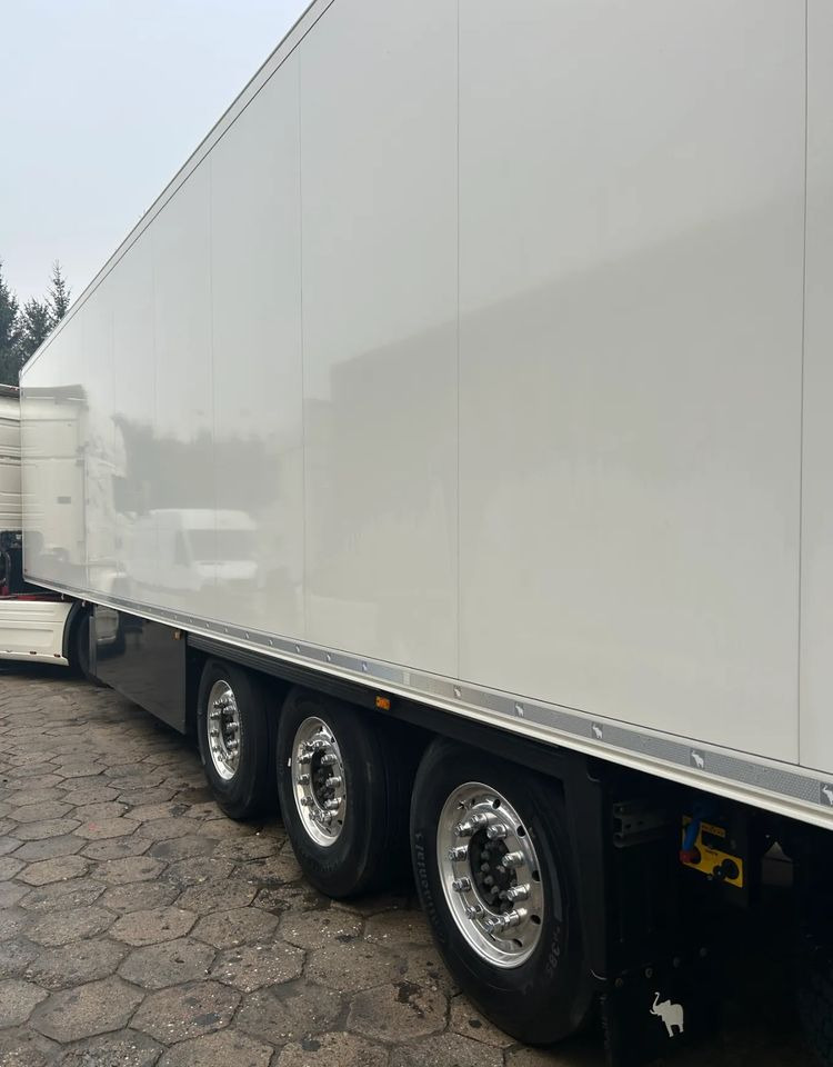 Schmitz Cargobull ORYGINALNE ALUFELGI ALCOA / BEZWYPADKOWA CHŁODNIA / GRUBA ŚCIANA 7 CM / 2 SZTUKI !! - Полуприцеп-рефрижератор: фото 2 Schmitz Cargobull ORYGINALNE ALUFELGI ALCOA / BEZWYPADKOWA CHŁODNIA / GRUBA ŚCIANA 7 CM / 2 SZTUKI !! - Полуприцеп-рефрижератор: фото 2