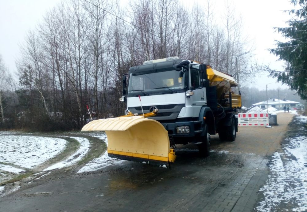 Mercedes-Benz Axor 1824 - Снегоуборочная машина: фото 1 Mercedes-Benz Axor 1824 - Снегоуборочная машина: фото 1