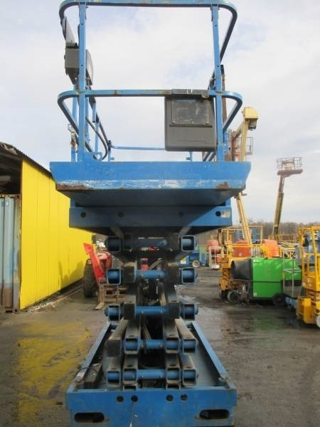 Haulotte Compact 14 - Ножничный подъемник: фото 3 Haulotte Compact 14 - Ножничный подъемник: фото 3