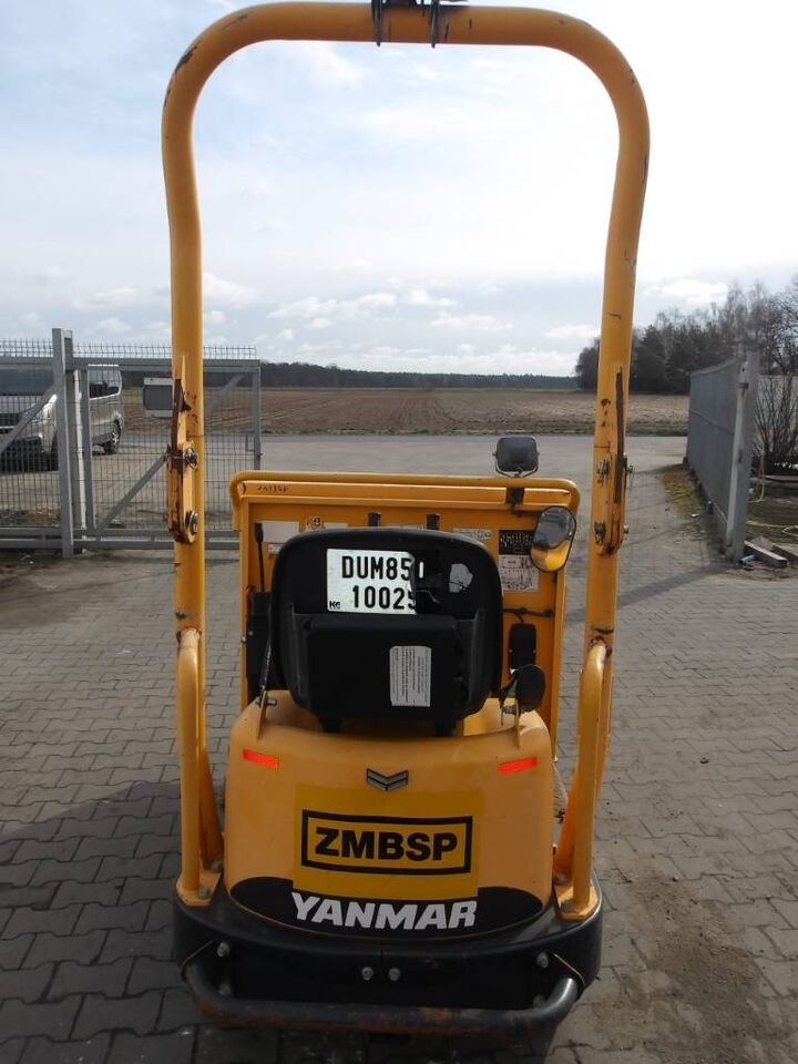 Yanmar C 12 R-B - Гусеничный самосвал: фото 3 Yanmar C 12 R-B - Гусеничный самосвал: фото 3
