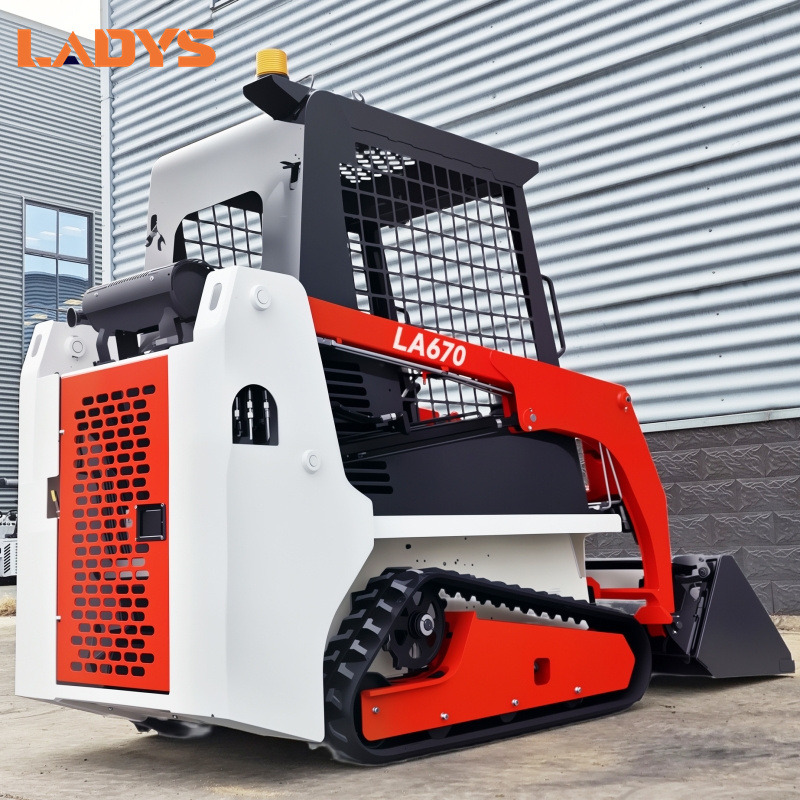 LADYS LA670 Mini Small Skid Steer Loader Compact Track Diesel Mini Skid Steer Loader For Sale With Small Mini Skid Steer Attachments 4 In 1 Bucket - Мини-погрузчик с бортовым поворотом: фото 5 LADYS LA670 Mini Small Skid Steer Loader Compact Track Diesel Mini Skid Steer Loader For Sale With Small Mini Skid Steer Attachments 4 In 1 Bucket - Мини-погрузчик с бортовым поворотом: фото 5