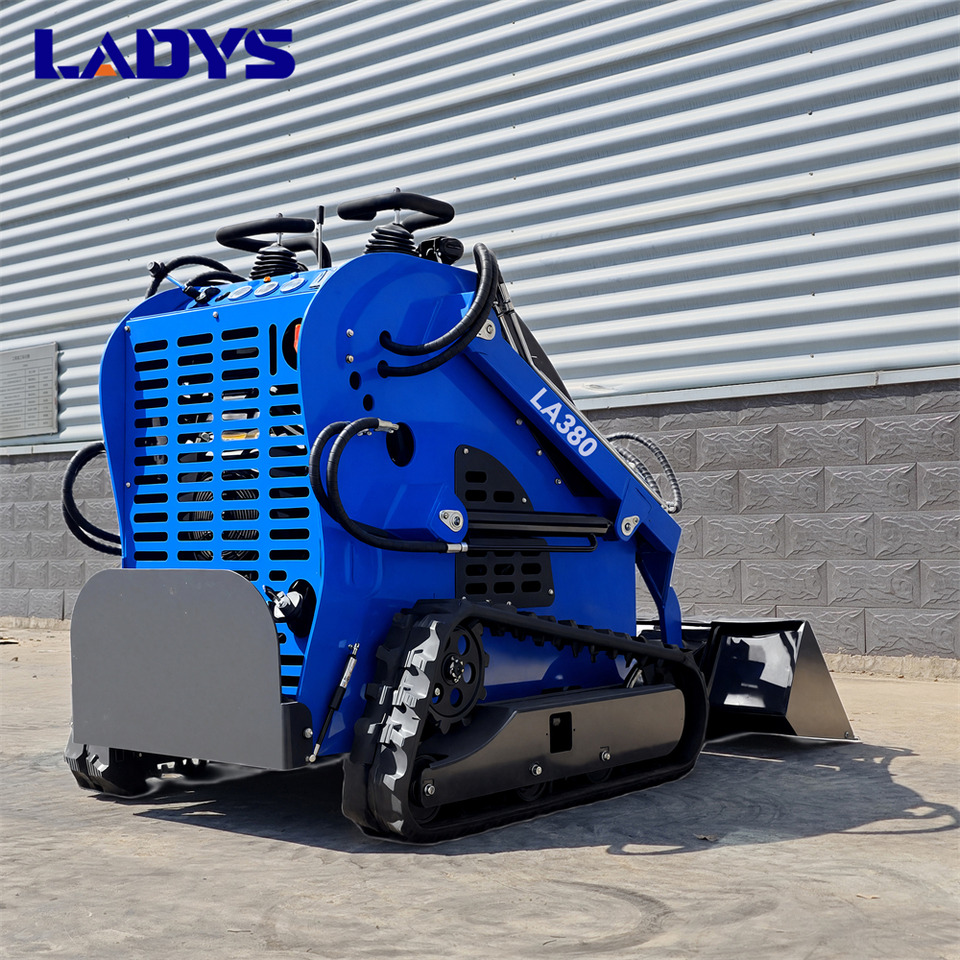 LADYS Free Shipping LA380 Mini Skid Steer Loader Compact Track Diesel Cheap Mini Skid Steer Loader For Sale With Mini Skid Steer Attachments 4 In 1 Bucket - Мини-погрузчик с бортовым поворотом: фото 4 LADYS Free Shipping LA380 Mini Skid Steer Loader Compact Track Diesel Cheap Mini Skid Steer Loader For Sale With Mini Skid Steer Attachments 4 In 1 Bucket - Мини-погрузчик с бортовым поворотом: фото 4