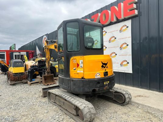 Bobcat E35 Cabine à 23 500 € HT - Мини-экскаватор: фото 4 Bobcat E35 Cabine à 23 500 € HT - Мини-экскаватор: фото 4