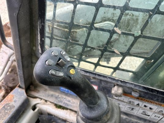 Bobcat T190 Joystick à 19 900 € HT - Гусеничный мини-погрузчик: фото 3 Bobcat T190 Joystick à 19 900 € HT - Гусеничный мини-погрузчик: фото 3