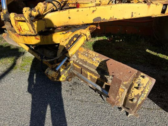 John Deere 570 A à 12 900 € HT - Грейдер: фото 4 John Deere 570 A à 12 900 € HT - Грейдер: фото 4