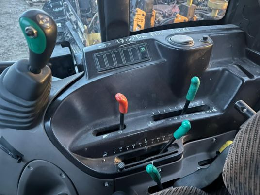 Renault CELTIS 426 RX à 14500 € HT - Трактор: фото 5 Renault CELTIS 426 RX à 14500 € HT - Трактор: фото 5