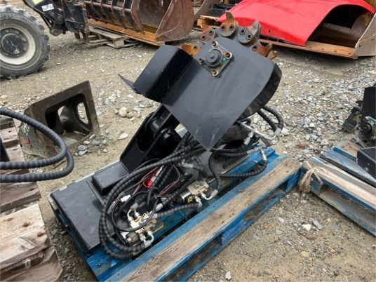 Rogneuse de souche pour mini chargeur - Измельчитель пней: фото 3 Rogneuse de souche pour mini chargeur - Измельчитель пней: фото 3