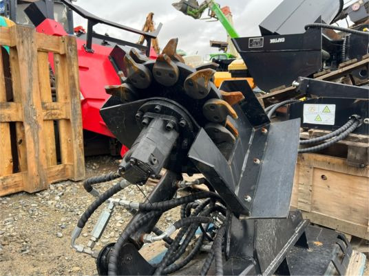Rogneuse de souche pour mini chargeur - Измельчитель пней: фото 4 Rogneuse de souche pour mini chargeur - Измельчитель пней: фото 4