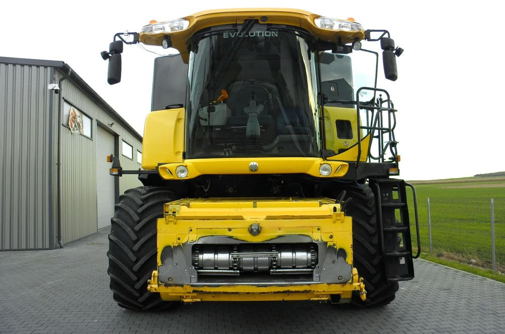 Зерноуборочный комбайн New Holland CR9080 2013 Rok , heder Varifeed 9,15m, Nowsza Wersja, Nie Malowany, Stan Idealny: фото 6 Зерноуборочный комбайн New Holland CR9080 2013 Rok , heder Varifeed 9,15m, Nowsza Wersja, Nie Malowany, Stan Idealny: фото 6