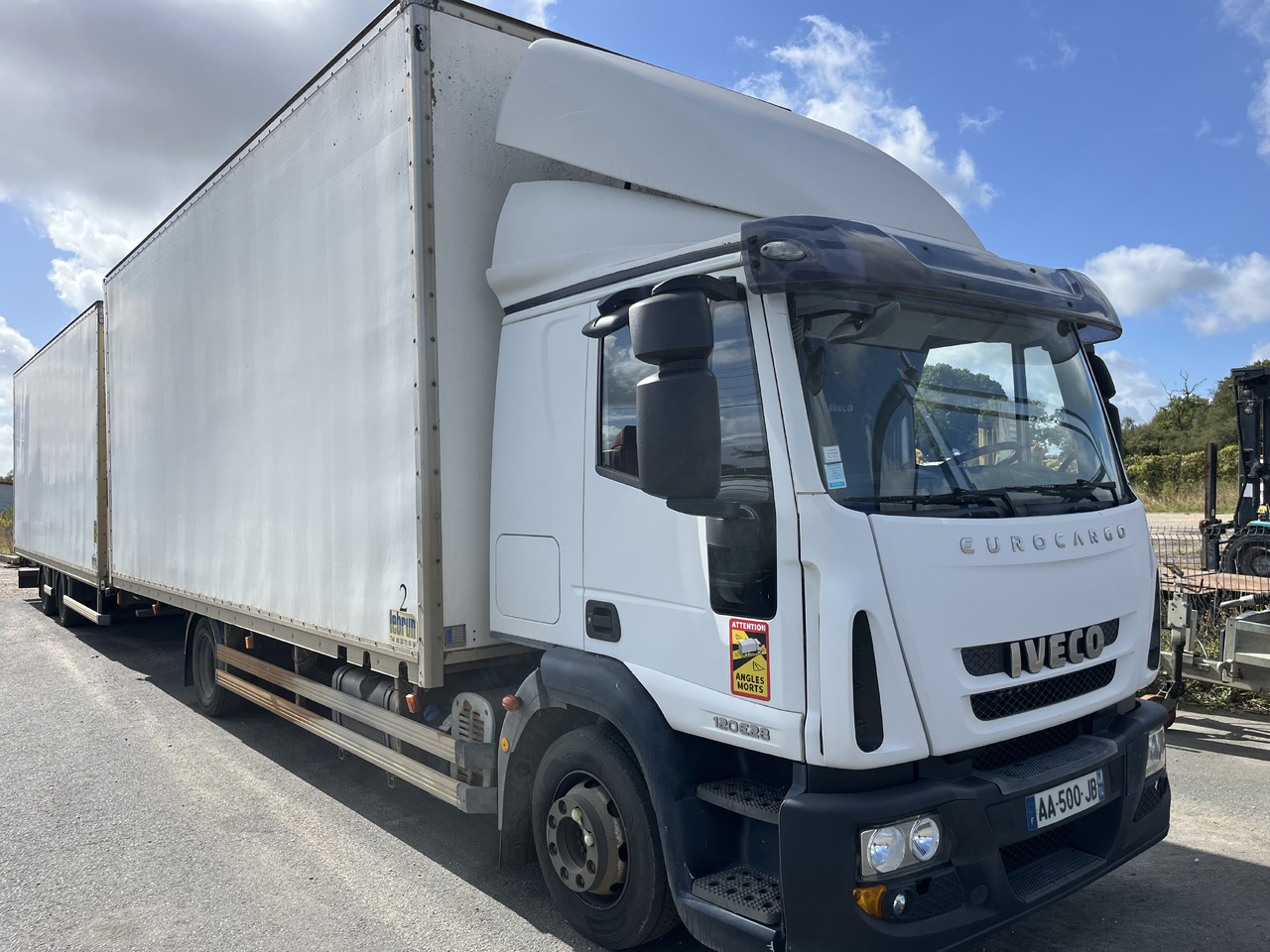 IVECO Eurocargo 120e28 - Грузовик с закрытым кузовом: фото 3 IVECO Eurocargo 120e28 - Грузовик с закрытым кузовом: фото 3