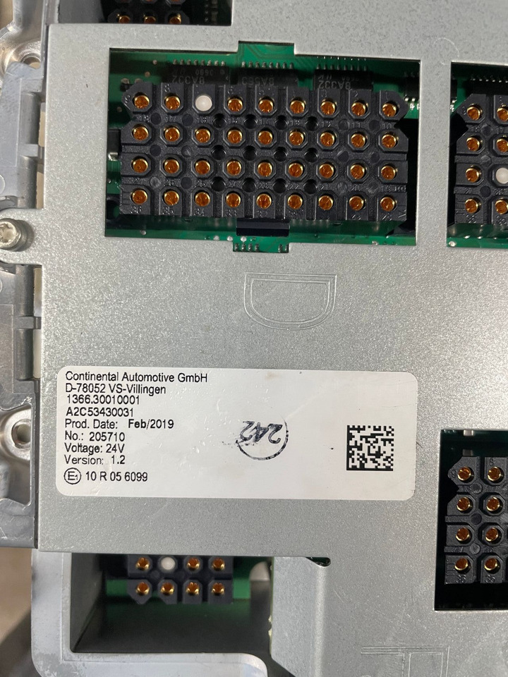 Continental Display Version 1.2 VDO 1366.30010001 D-Mux Citaro Bus Mux Knoten 13 - Электрическая система для Автобусов: фото 2 Continental Display Version 1.2 VDO 1366.30010001 D-Mux Citaro Bus Mux Knoten 13 - Электрическая система для Автобусов: фото 2