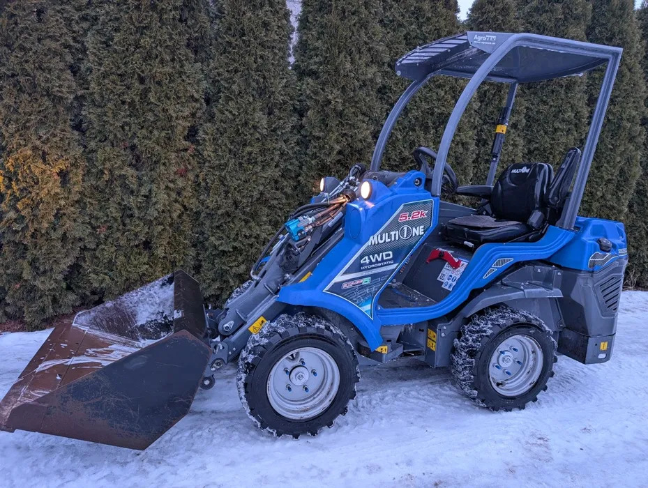 Multione 5.2K - Компактный фронтальный погрузчик: фото 3 Multione 5.2K - Компактный фронтальный погрузчик: фото 3