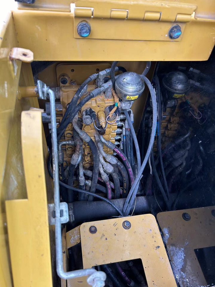 Гусеничный экскаватор CATERPILLAR 306E2: фото 8