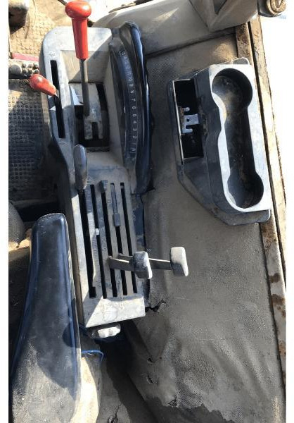 Трактор JOHN DEERE 4055: фото 6