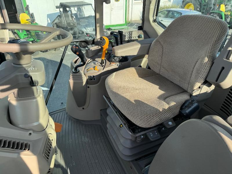 Трактор JOHN DEERE 6100M: фото 9 Трактор JOHN DEERE 6100M: фото 9