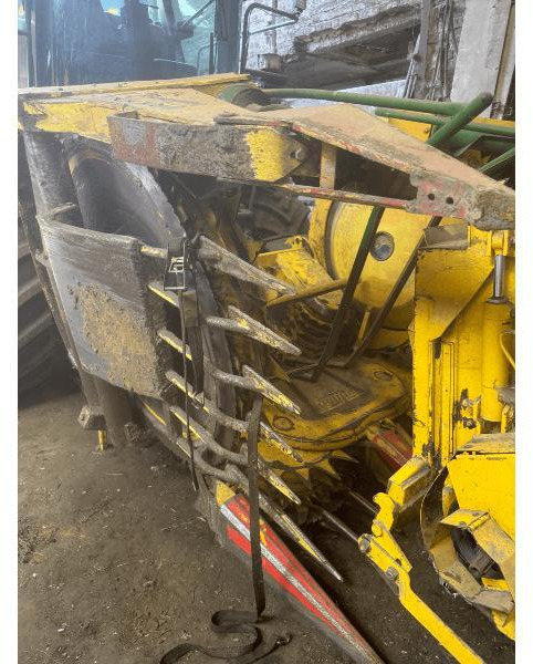 Кормоуборочный комбайн JOHN DEERE 7400 4RM: фото 10 Кормоуборочный комбайн JOHN DEERE 7400 4RM: фото 10