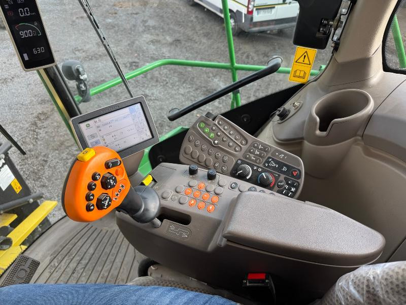 Кормоуборочный комбайн JOHN DEERE 8400: фото 9 Кормоуборочный комбайн JOHN DEERE 8400: фото 9