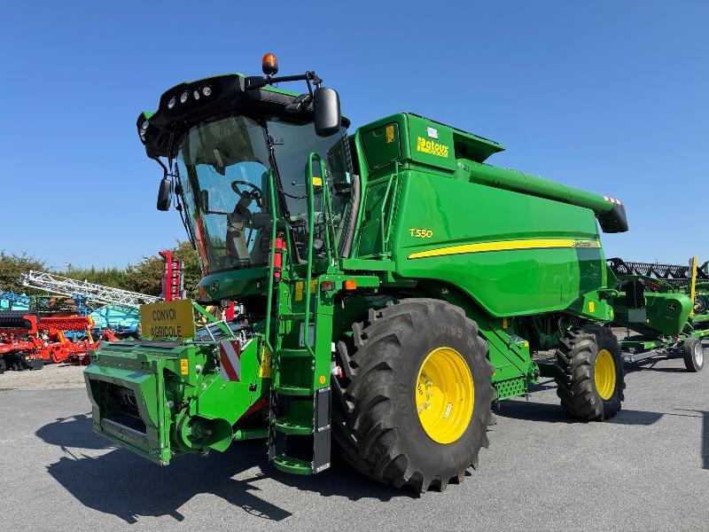 JOHN DEERE T550 - Зерноуборочный комбайн: фото 1 JOHN DEERE T550 - Зерноуборочный комбайн: фото 1