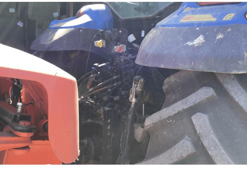 NEW-HOLLAND T7.165 S - Трактор: фото 3 NEW-HOLLAND T7.165 S - Трактор: фото 3