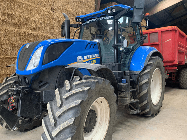 NEW-HOLLAND T7.215S - Трактор: фото 1 NEW-HOLLAND T7.215S - Трактор: фото 1