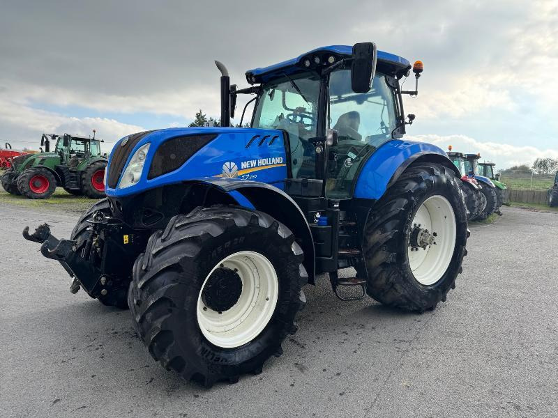 NEW-HOLLAND T7.260 PC - Трактор: фото 1 NEW-HOLLAND T7.260 PC - Трактор: фото 1