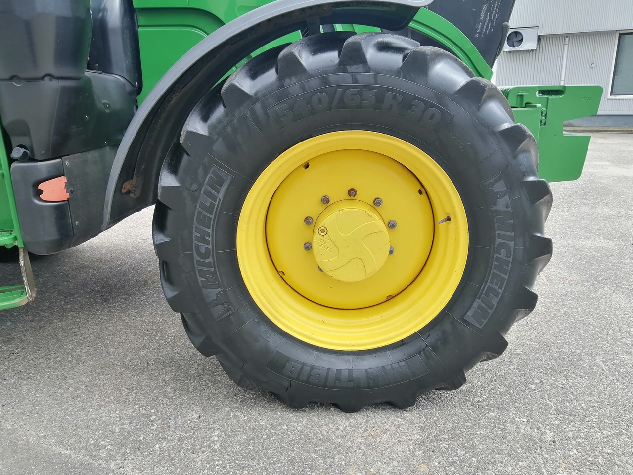 John Deere 6195R 4WD, Auto Trac + Activare !!! TOP !!! - Трактор: фото 2 John Deere 6195R 4WD, Auto Trac + Activare !!! TOP !!! - Трактор: фото 2