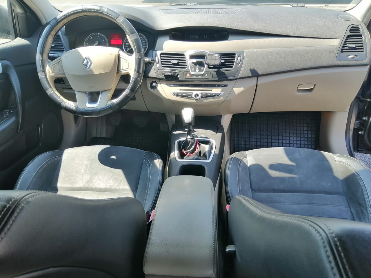 RENAULT LAGUNA 3 HATCHBACK - Легковой автомобиль: фото 5 RENAULT LAGUNA 3 HATCHBACK - Легковой автомобиль: фото 5