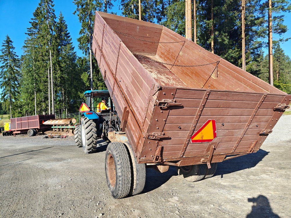 Kippikärry 1-akselinen Puulaidat ja vaneripohja, katso video! - Сельскохозяйственный прицеп-самосвал: фото 2 Kippikärry 1-akselinen Puulaidat ja vaneripohja, katso video! - Сельскохозяйственный прицеп-самосвал: фото 2