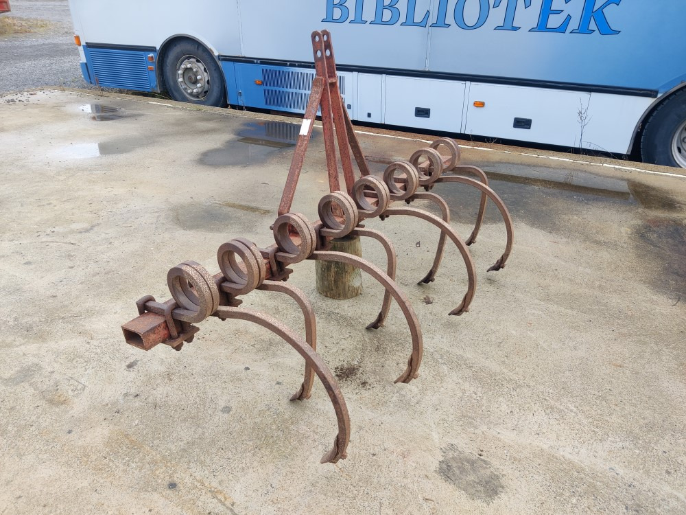 Kultivaattori Muko 8-piikkinen Työleveys 200cm, pienempään traktoriin - Культиватор: фото 5 Kultivaattori Muko 8-piikkinen Työleveys 200cm, pienempään traktoriin - Культиватор: фото 5