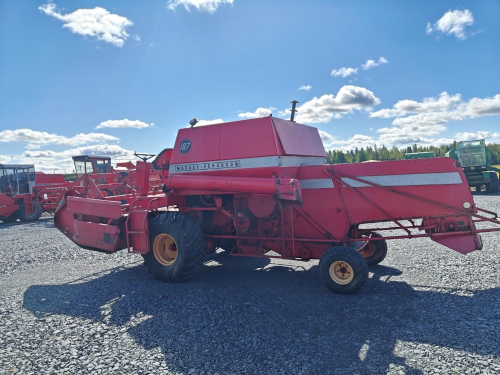 Massey Ferguson 187 Katso video! - Зерноуборочный комбайн: фото 2 Massey Ferguson 187 Katso video! - Зерноуборочный комбайн: фото 2