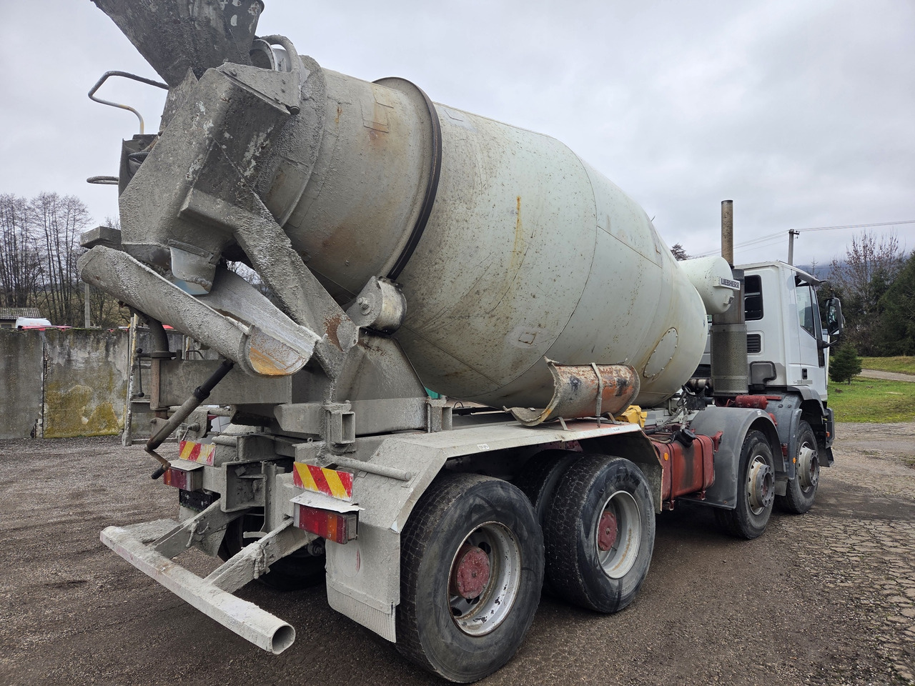 IVECO Eurotrakker 340E34 8x4 MIX - Автобетоносмеситель: фото 4 IVECO Eurotrakker 340E34 8x4 MIX - Автобетоносмеситель: фото 4