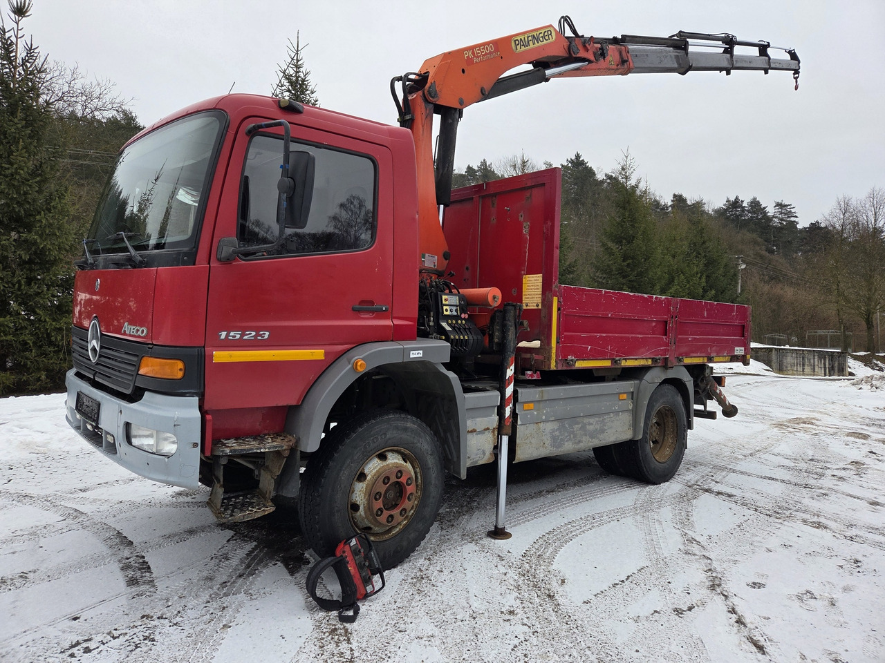 MERCEDES-BENZ ATEGO 1523 4x4 + PALFINGER 15500 RADIO CTRL - Грузовик бортовой/ Платформа, Автоманипулятор: фото 1 MERCEDES-BENZ ATEGO 1523 4x4 + PALFINGER 15500 RADIO CTRL - Грузовик бортовой/ Платформа, Автоманипулятор: фото 1