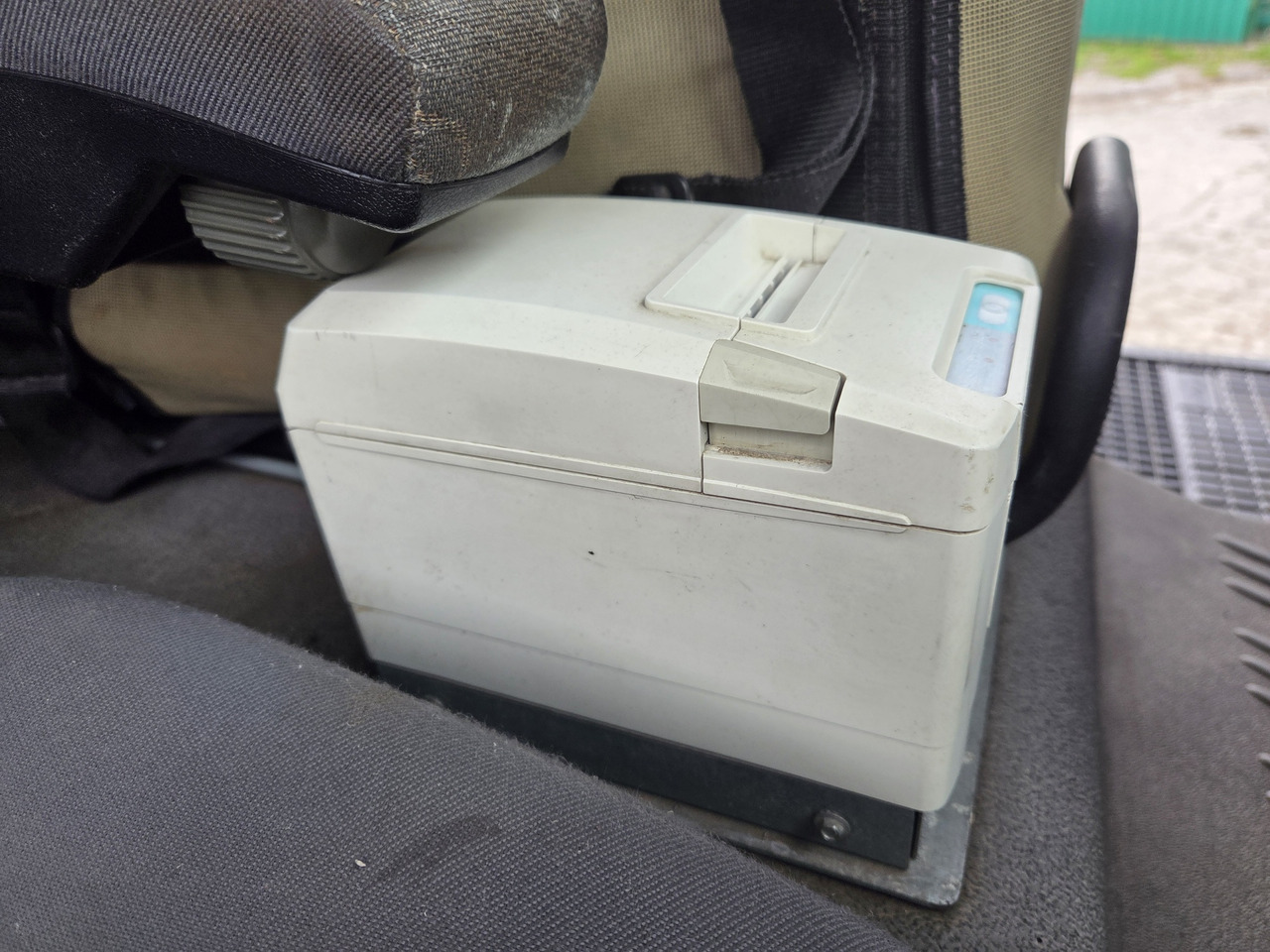 Грузовик-цистерна для транспортировки топлива RENAULT MIDLUM 180.10 diesel tanker + dispensing + print: фото 14 Грузовик-цистерна для транспортировки топлива RENAULT MIDLUM 180.10 diesel tanker + dispensing + print: фото 14