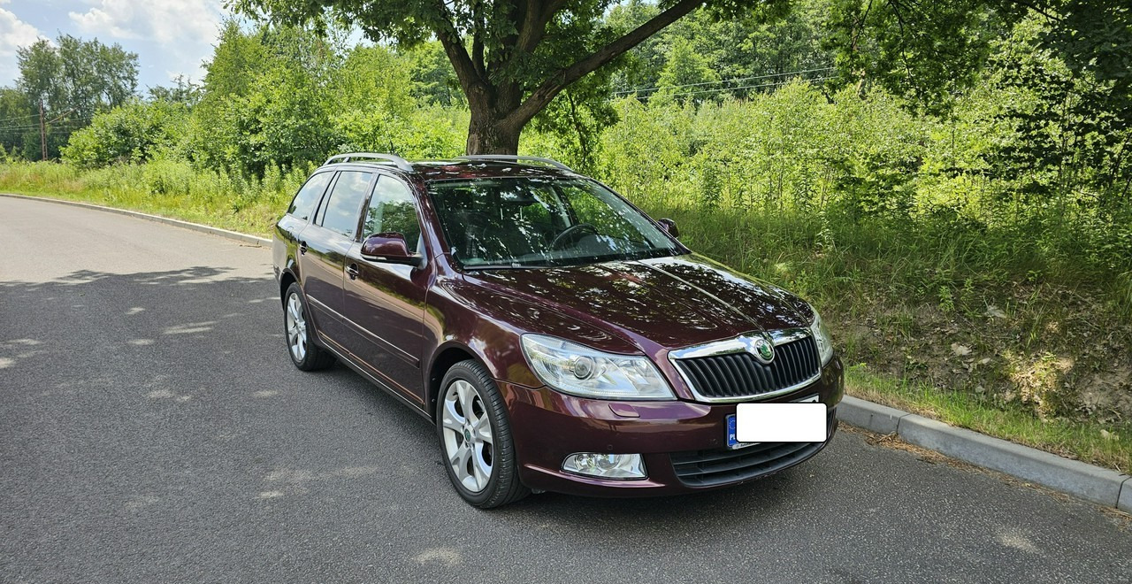 Skoda Octavia II bogate wyposażenie *niski przebieg*FV vat 23%* - Универсал: фото 3 Skoda Octavia II bogate wyposażenie *niski przebieg*FV vat 23%* - Универсал: фото 3