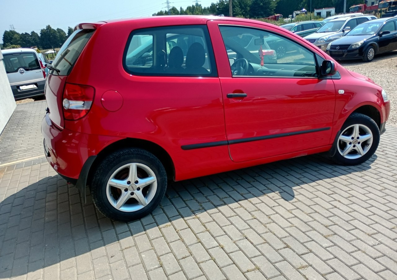 Volkswagen Fox krajowy *mały przebieg* - Хэтчбек: фото 4 Volkswagen Fox krajowy *mały przebieg* - Хэтчбек: фото 4