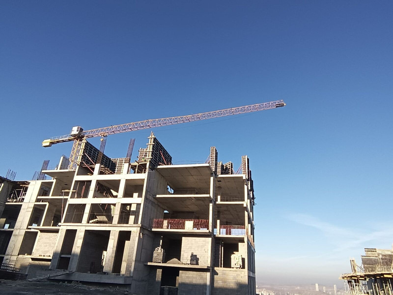 Liebherr 71EC-B, 2006yom, 36m huh, cross, cabin - Башенный кран: фото 2 Liebherr 71EC-B, 2006yom, 36m huh, cross, cabin - Башенный кран: фото 2