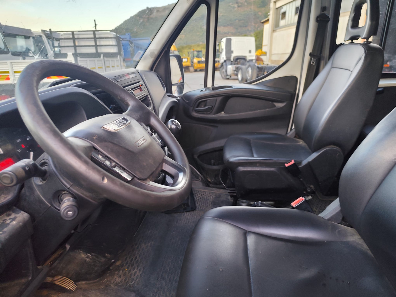 Малотоннажный самосвал IVECO DAILY 35-140: фото 39