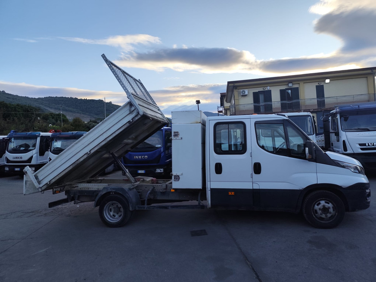 Малотоннажный самосвал IVECO DAILY 35-140: фото 7