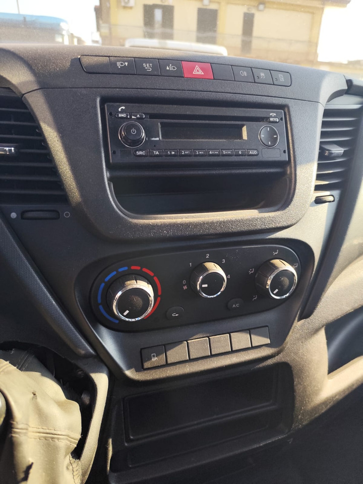 IVECO DAILY 35C15 - Автоманипулятор, Малотоннажный самосвал: фото 5 IVECO DAILY 35C15 - Автоманипулятор, Малотоннажный самосвал: фото 5