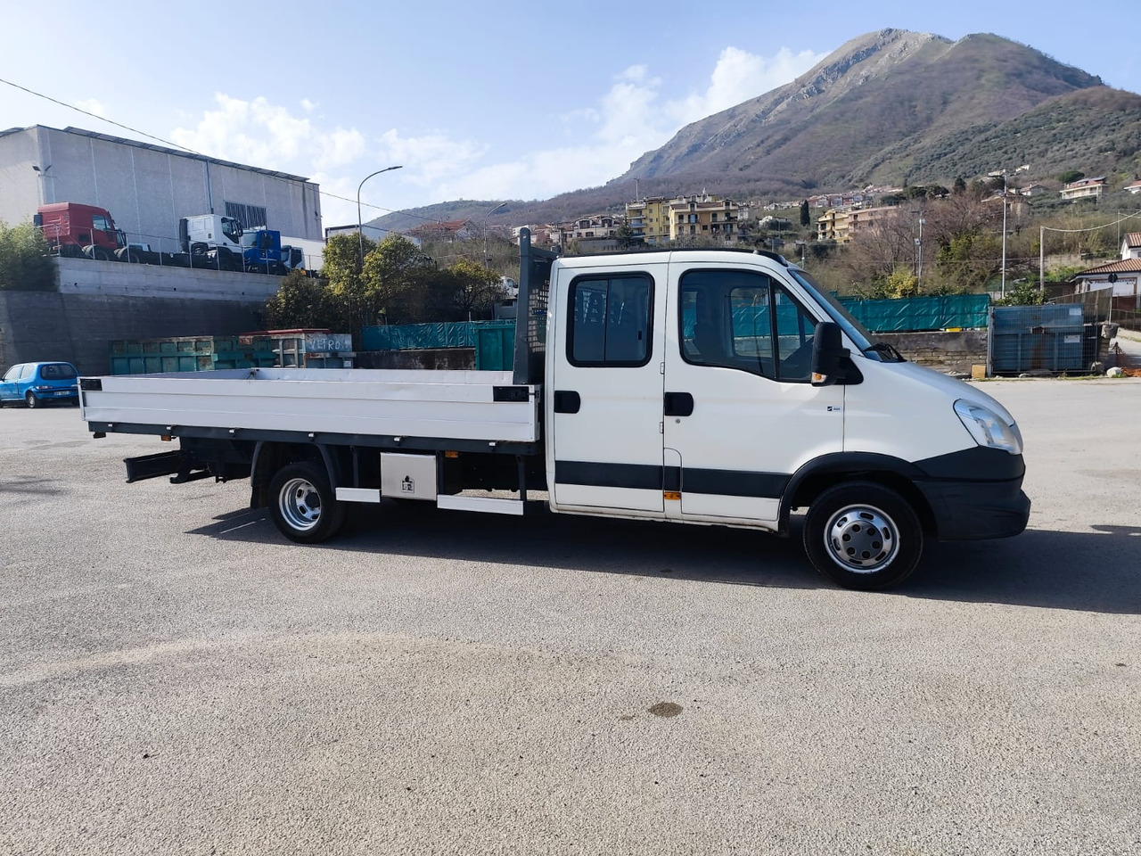 IVECO DAILY 50C15 - Грузовик бортовой/ Платформа, Малотоннажный самосвал: фото 4 IVECO DAILY 50C15 - Грузовик бортовой/ Платформа, Малотоннажный самосвал: фото 4