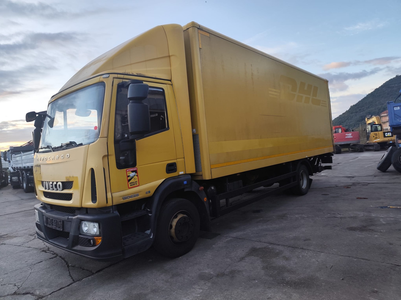 IVECO EUROCARGO 120E28P - Грузовик-шасси: фото 1 IVECO EUROCARGO 120E28P - Грузовик-шасси: фото 1