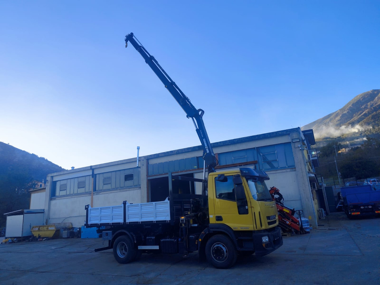 IVECO EUROCARGO 160E30 - Автоманипулятор: фото 2 IVECO EUROCARGO 160E30 - Автоманипулятор: фото 2