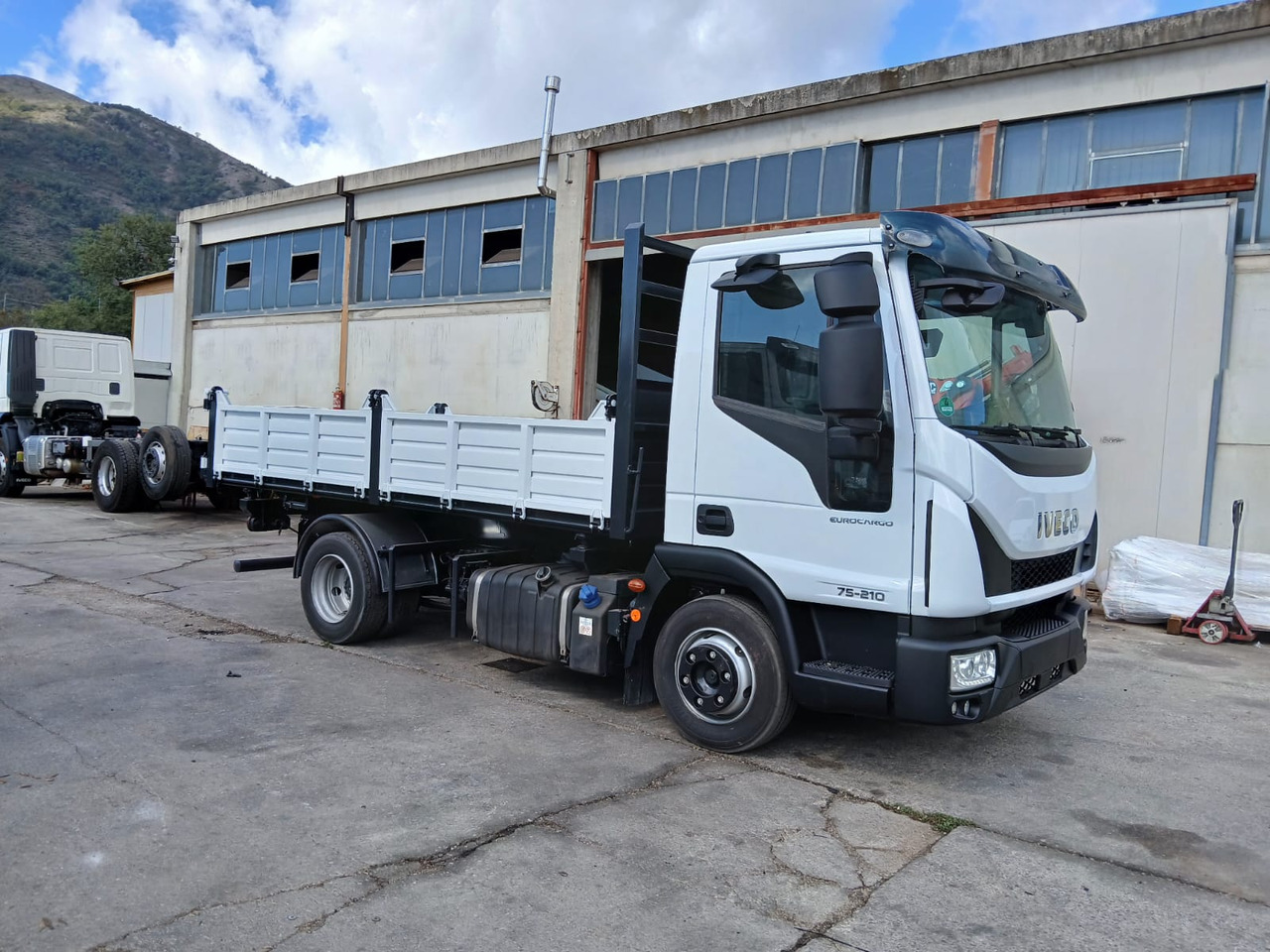 Самосвал IVECO EUROCARGO 75-210: фото 22