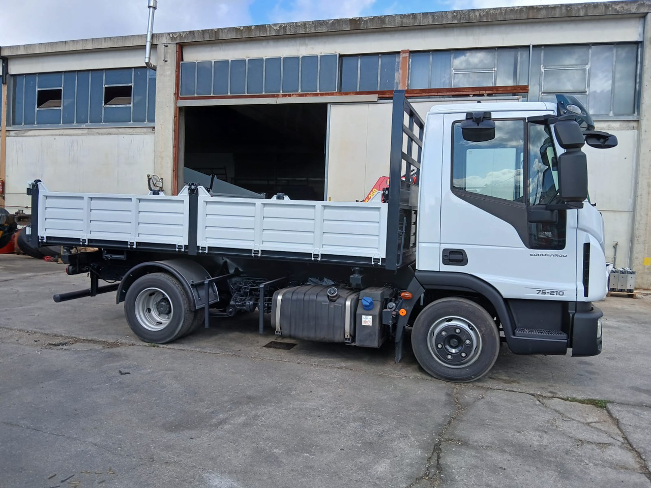Самосвал IVECO EUROCARGO 75-210: фото 20