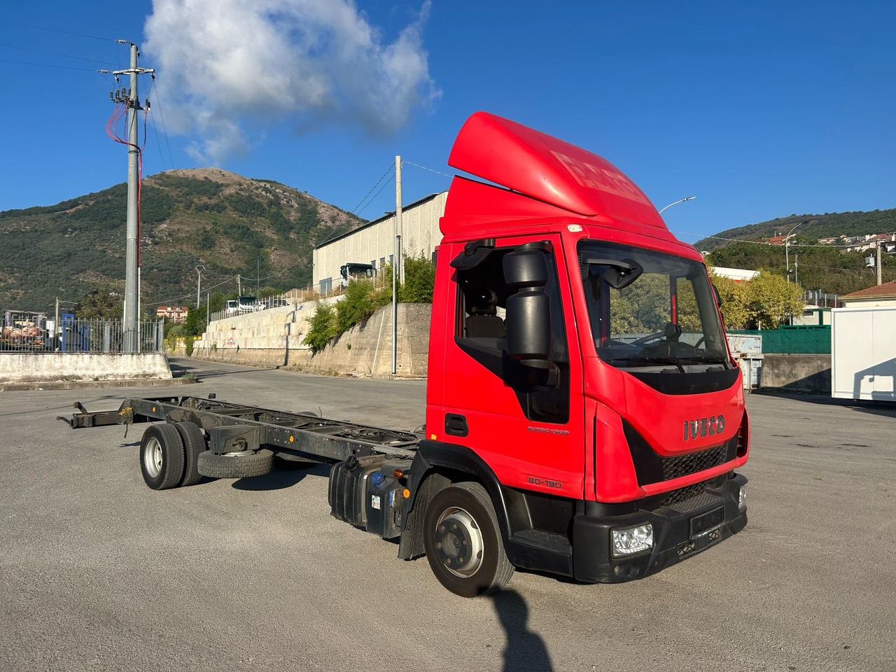 IVECO EUROCARGO 80-190 - Грузовик-шасси: фото 1 IVECO EUROCARGO 80-190 - Грузовик-шасси: фото 1